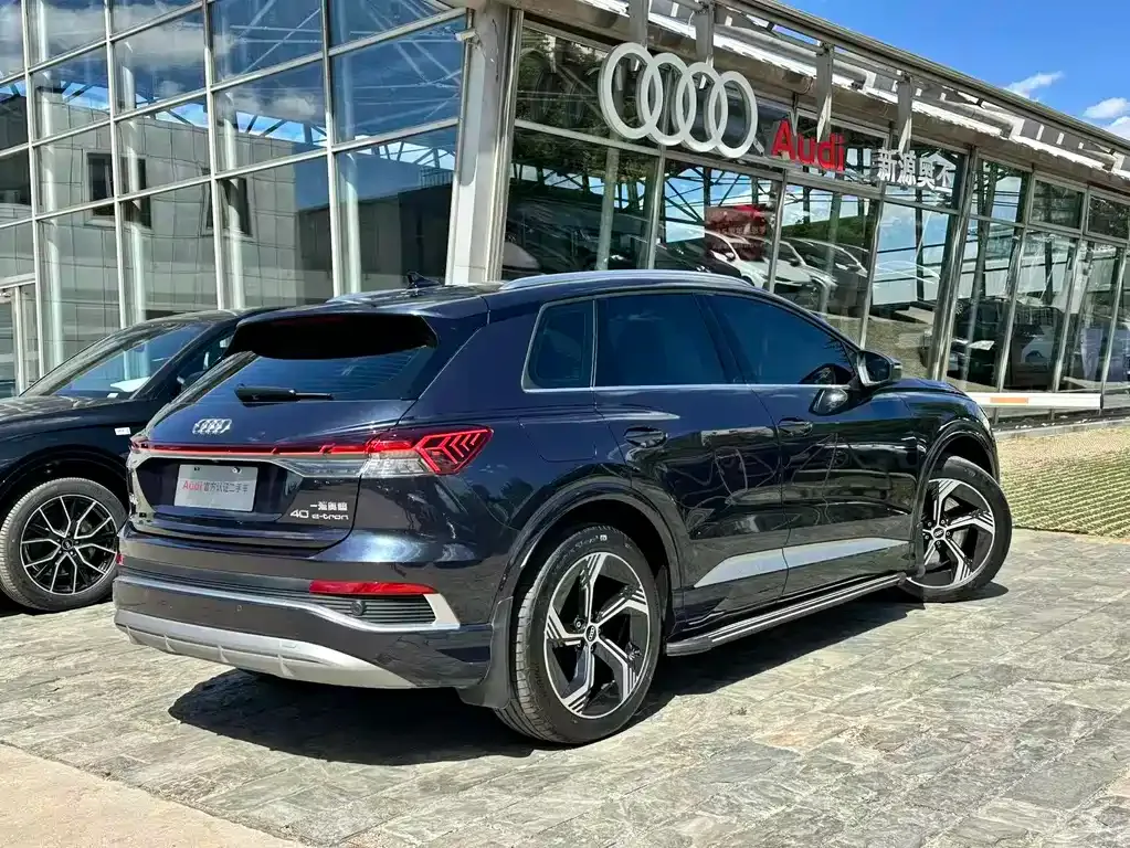 Audi Q4 e-tron — фото 6