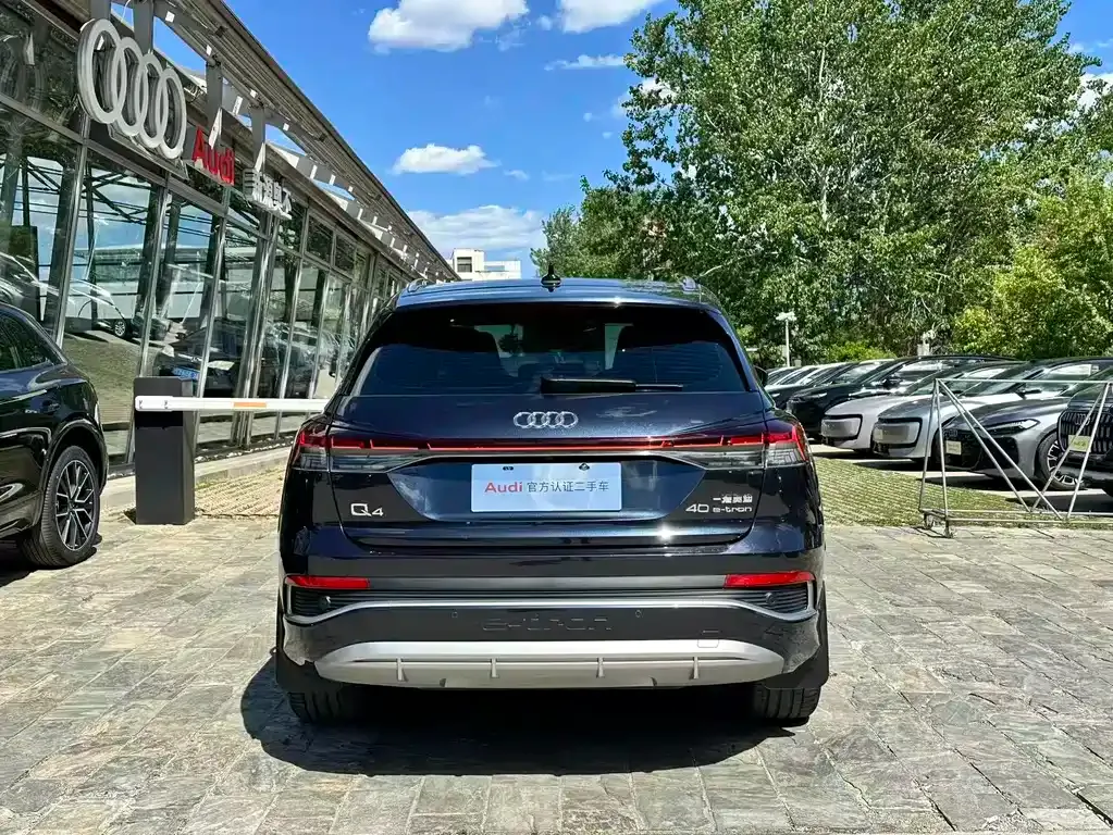 Audi Q4 e-tron — фото 8