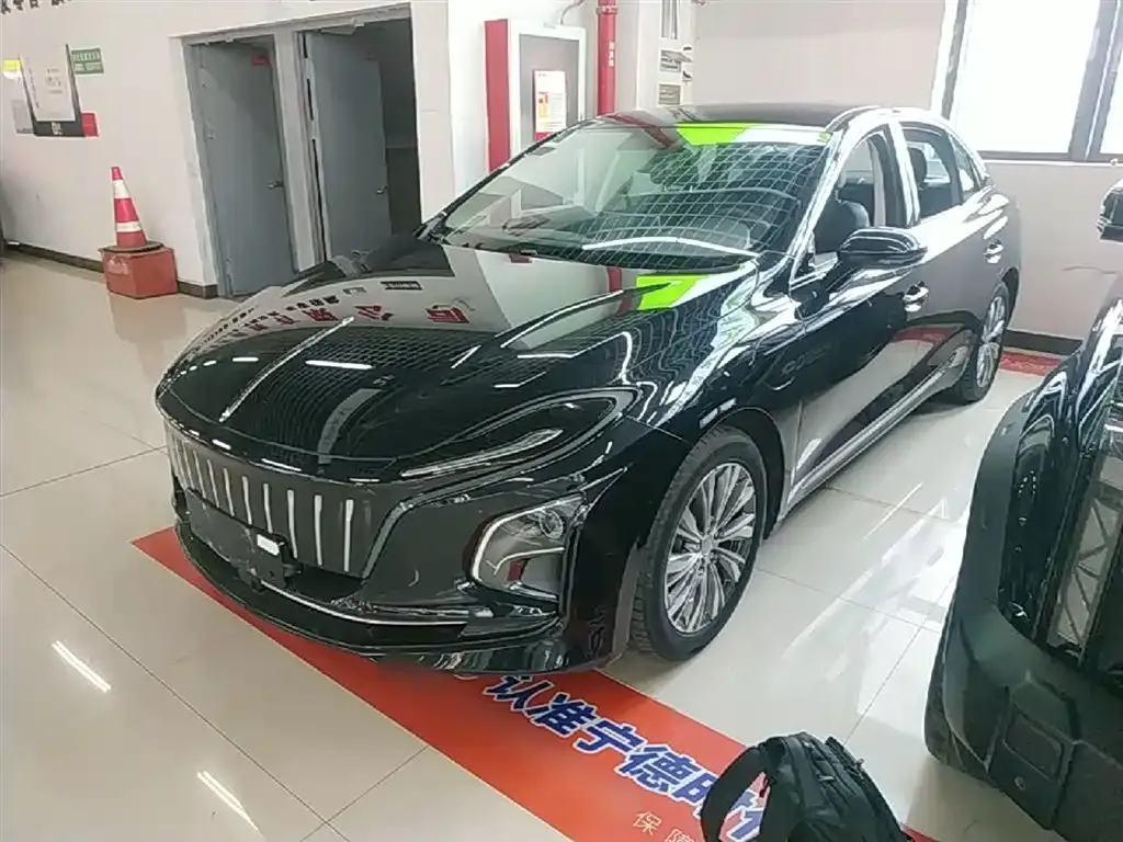 Hongqi E-QM5 — фото 8