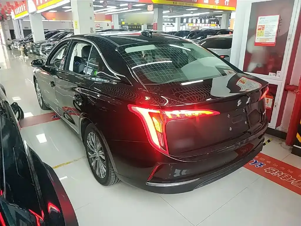 Hongqi E-QM5 — фото 4