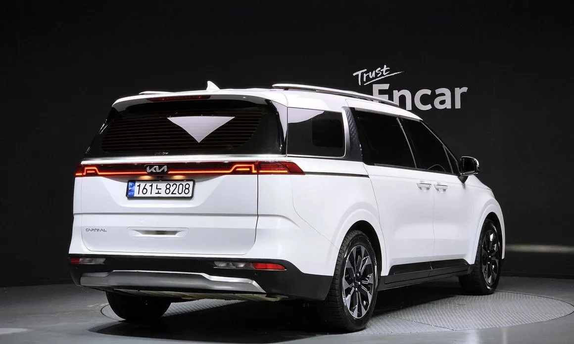 Kia Carnival — фото 3