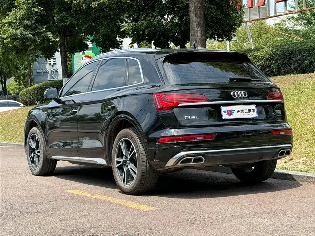 Audi Q5L — фото 10