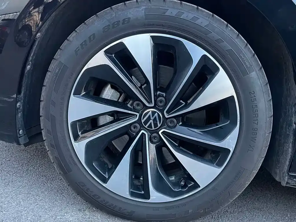 Volkswagen Passat — фото 10