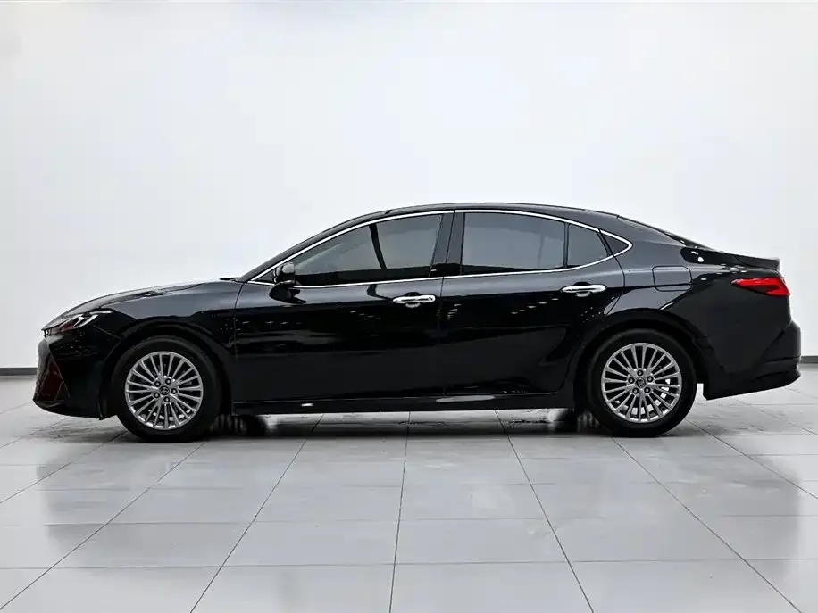 Toyota Camry 2024 из CN, фото 2