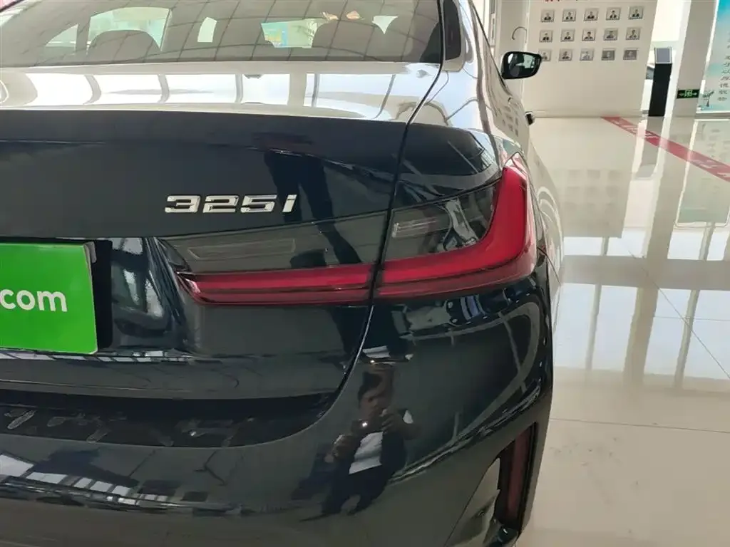 BMW 3 Series 2025 из CN, фото 2