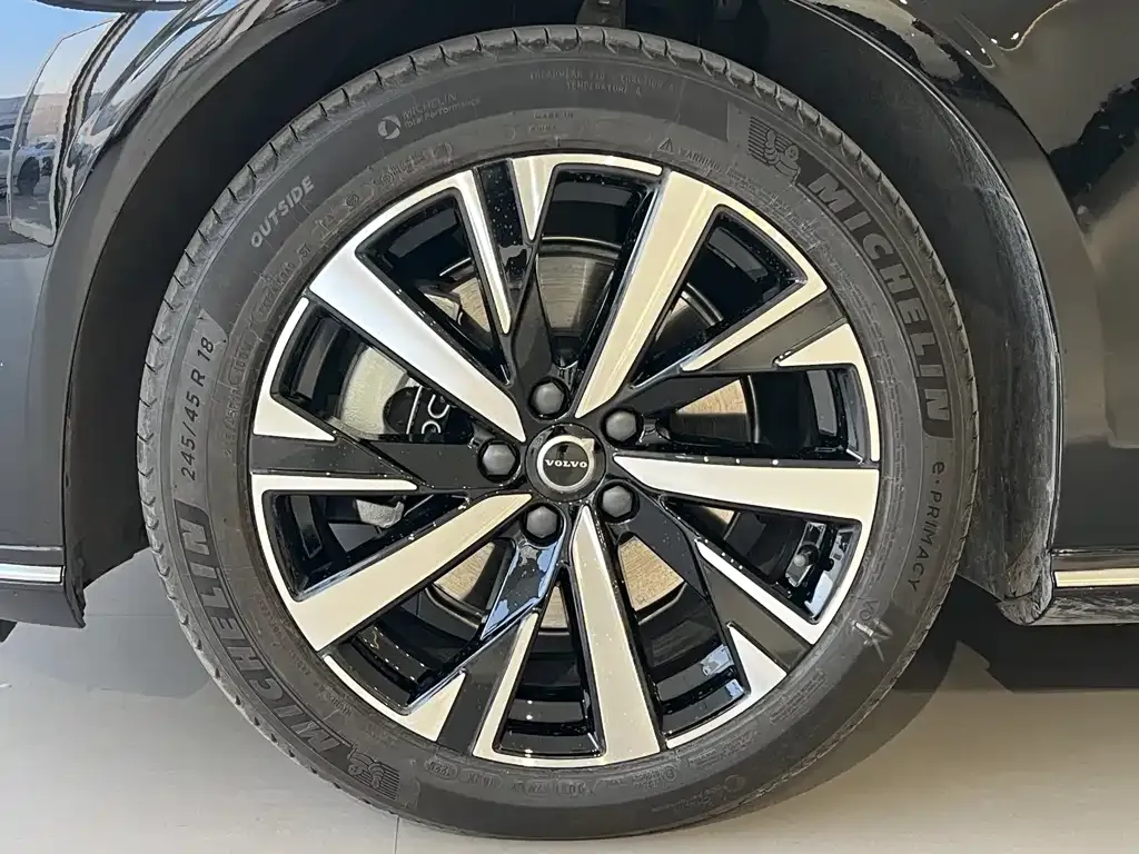 Volvo S90 — фото 9