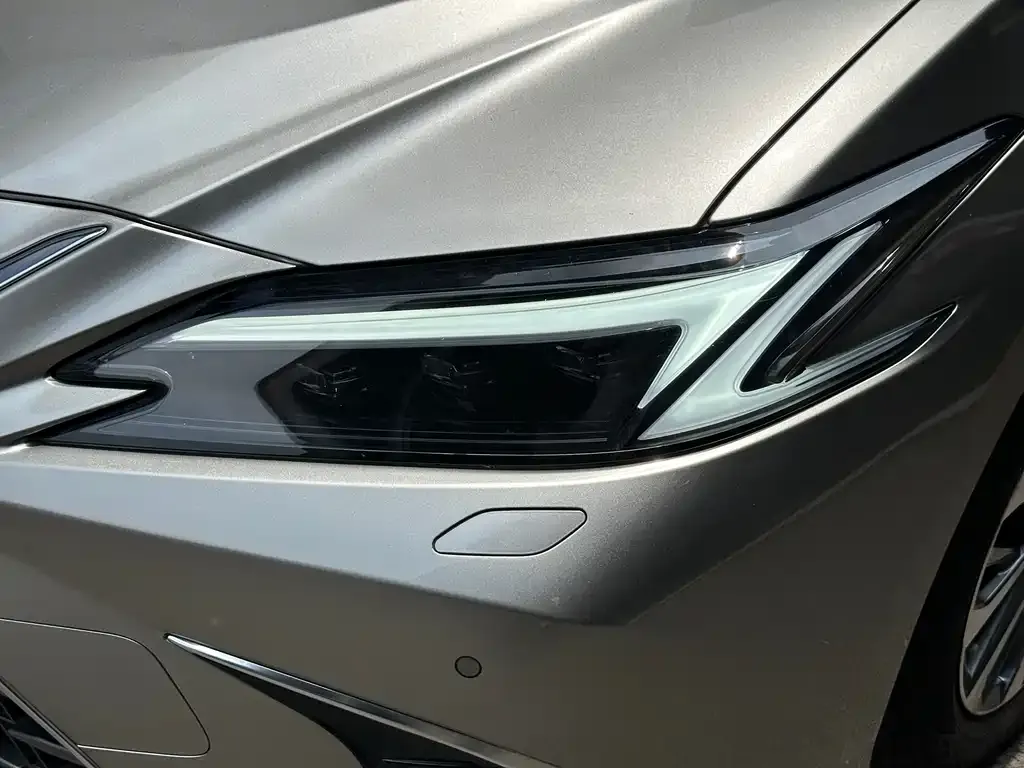 Lexus ES 2025 из CN, фото 2