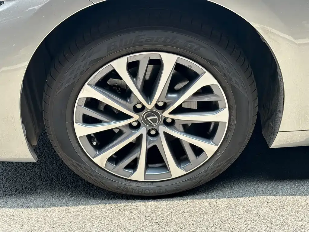 Lexus ES 2025 из CN, фото 7