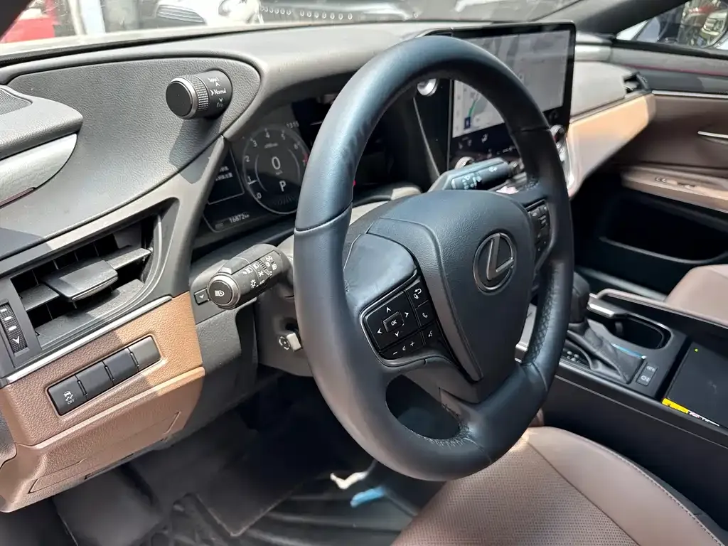 Lexus ES 2025 из CN, фото 4
