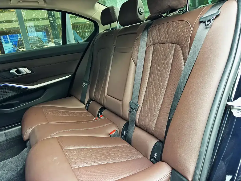 BMW 3 Series 2022 из CN, фото 8
