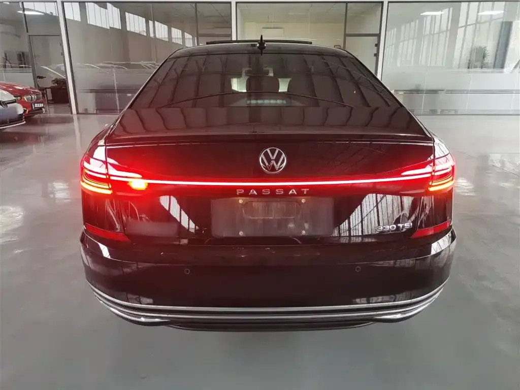 Volkswagen Passat — фото 6
