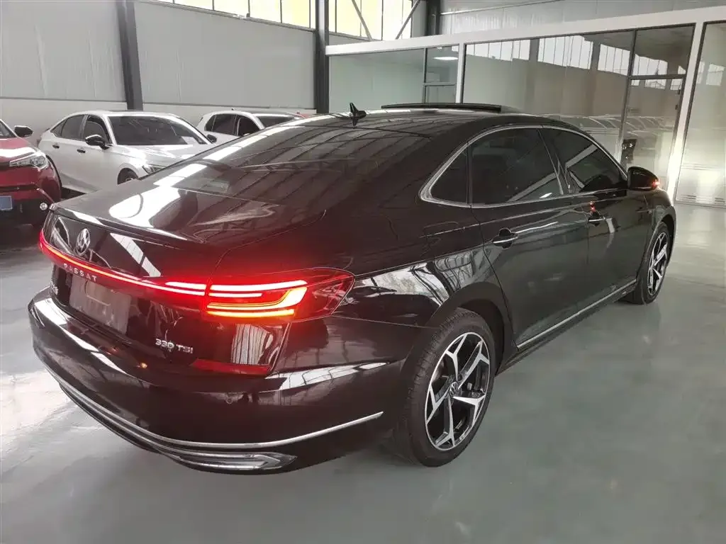Volkswagen Passat — фото 8