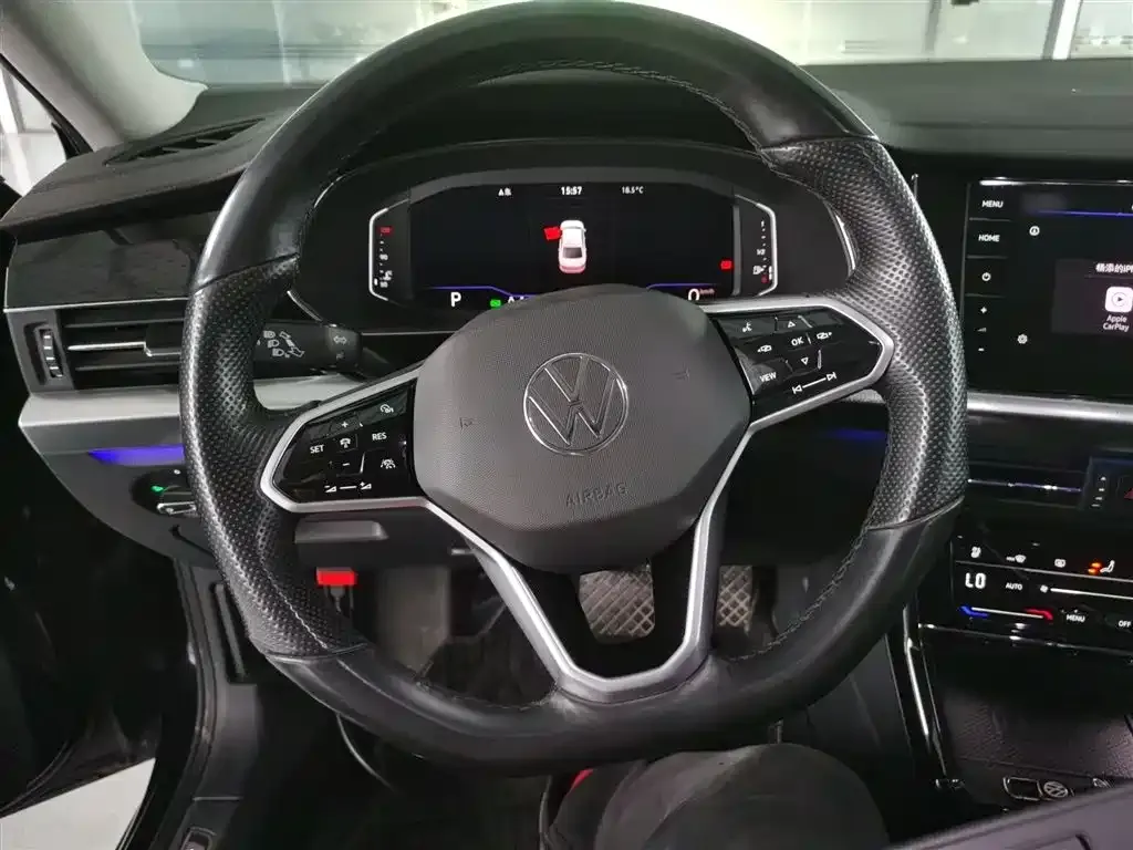 Volkswagen Passat — фото 10