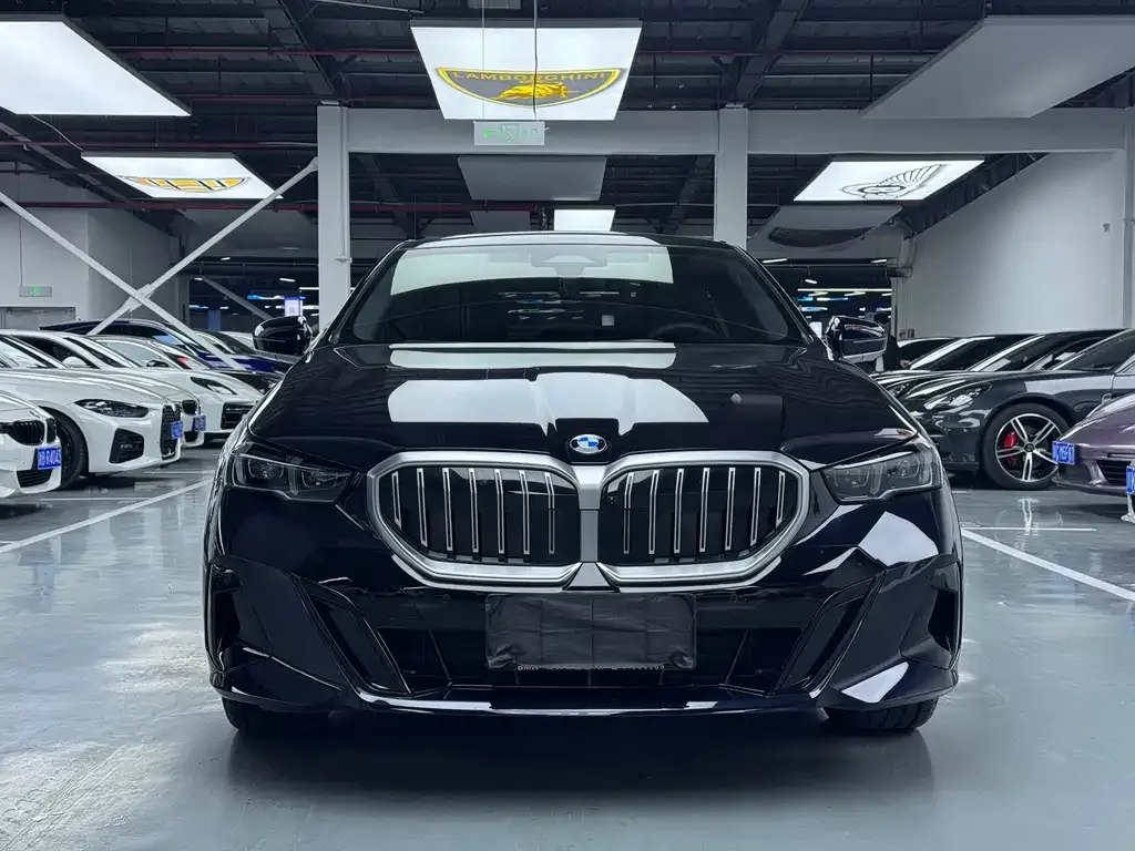 BMW 5 Series — фото 2