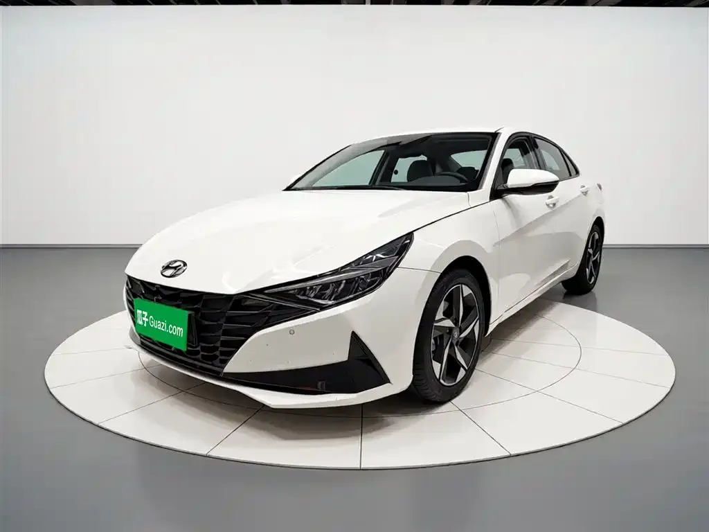Hyundai Elantra — фото 6