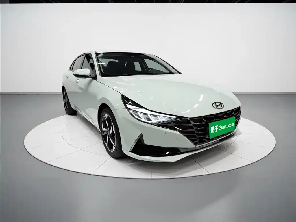 Hyundai Elantra — фото 4