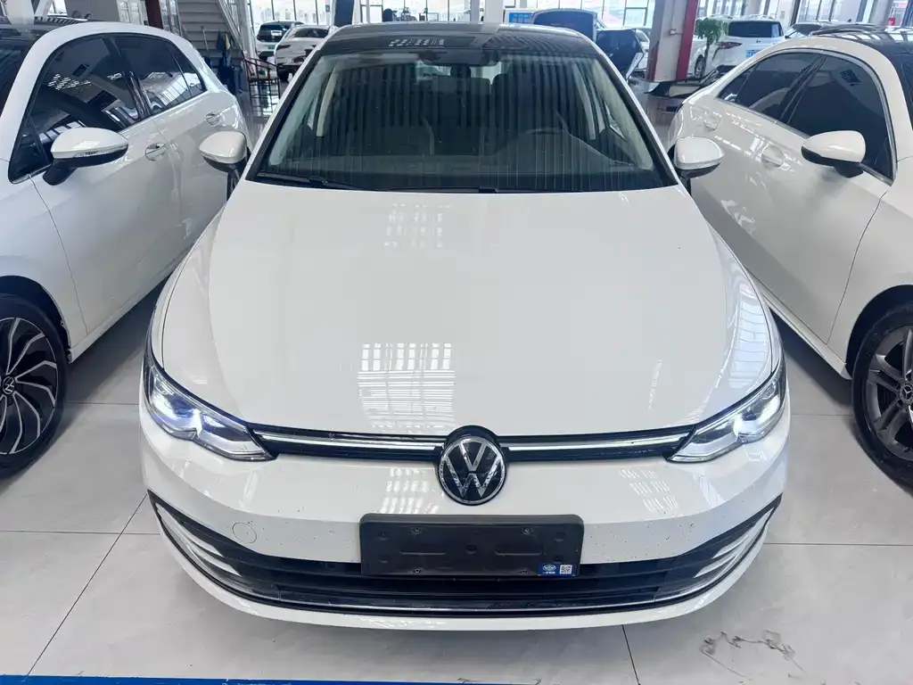 Volkswagen Golf 2023 из CN, фото 6