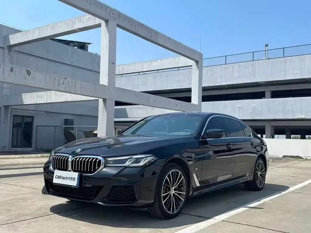 BMW 5 Series — фото 1
