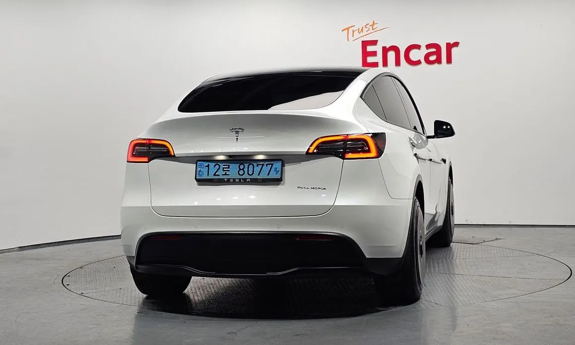 Tesla Model Y — фото 6