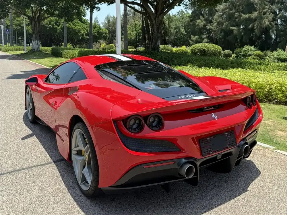 Ferrari F8 — фото 10