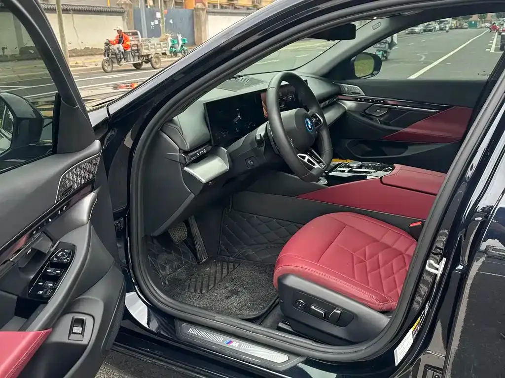 BMW i5 2025 из CN, фото 3