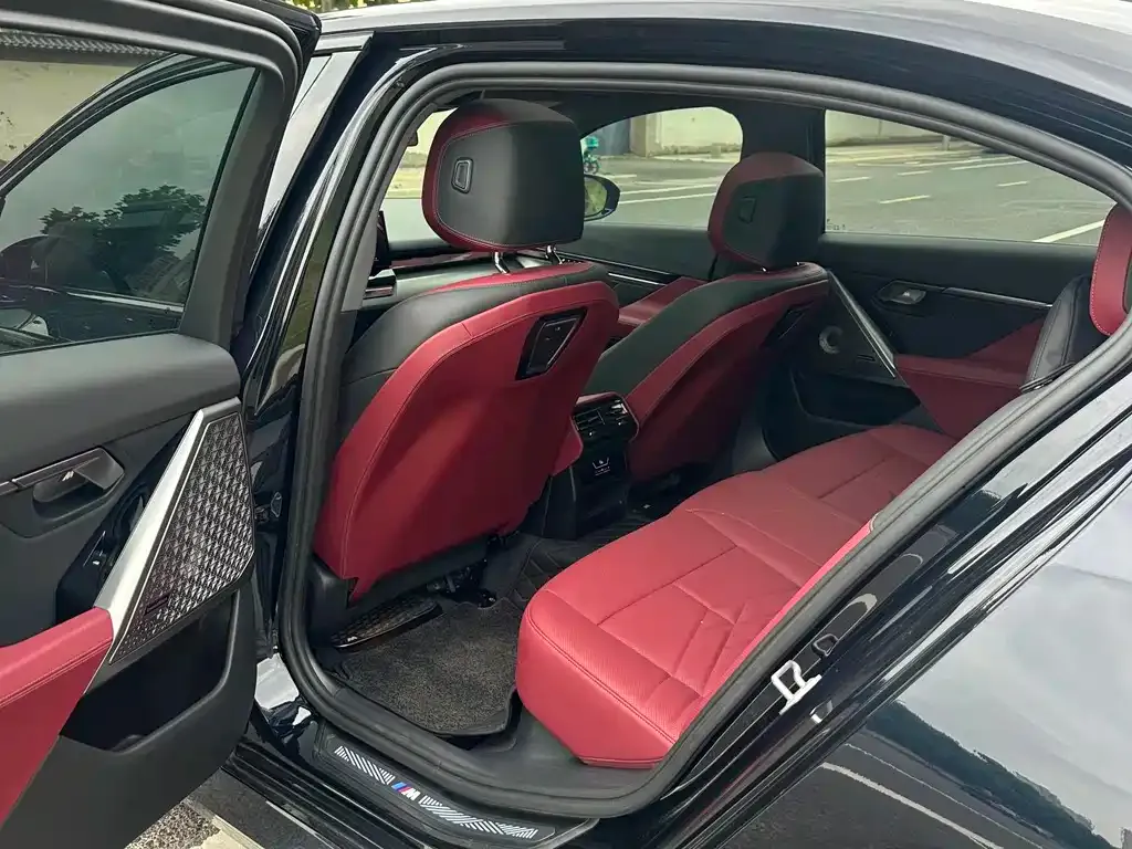 BMW i5 2025 из CN, фото 4