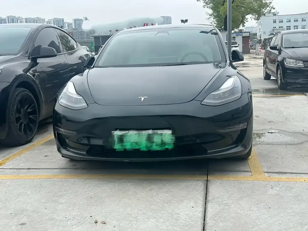 Tesla Model 3 — фото 9