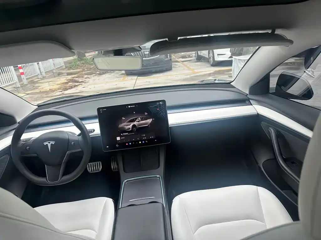 Tesla Model 3 — фото 7