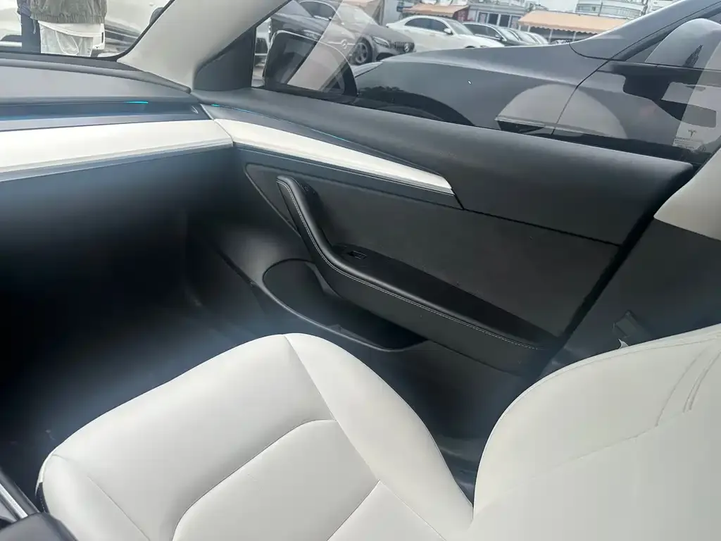 Tesla Model 3 — фото 5