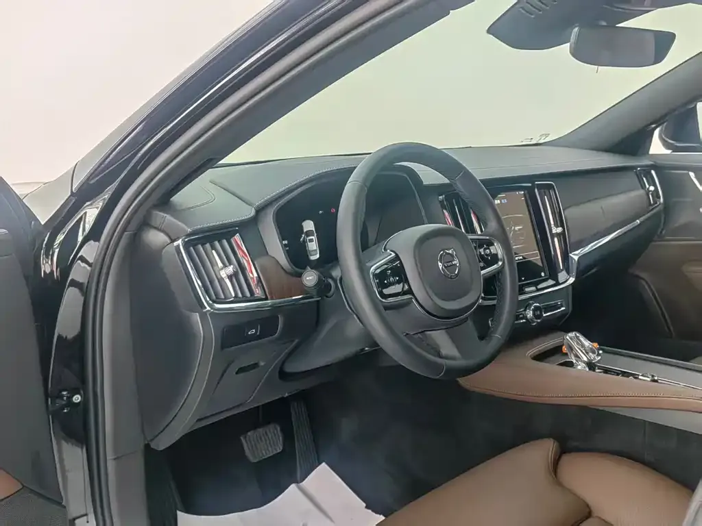 Volvo S90 2023 из CN, фото 5