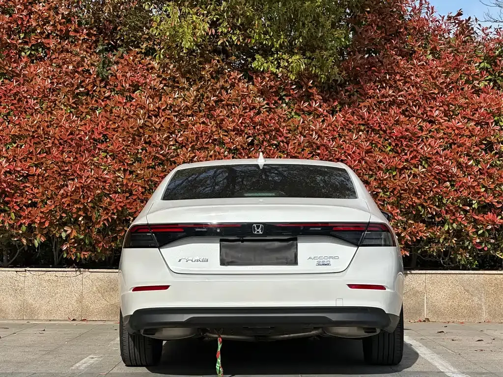 Honda Accord — фото 8