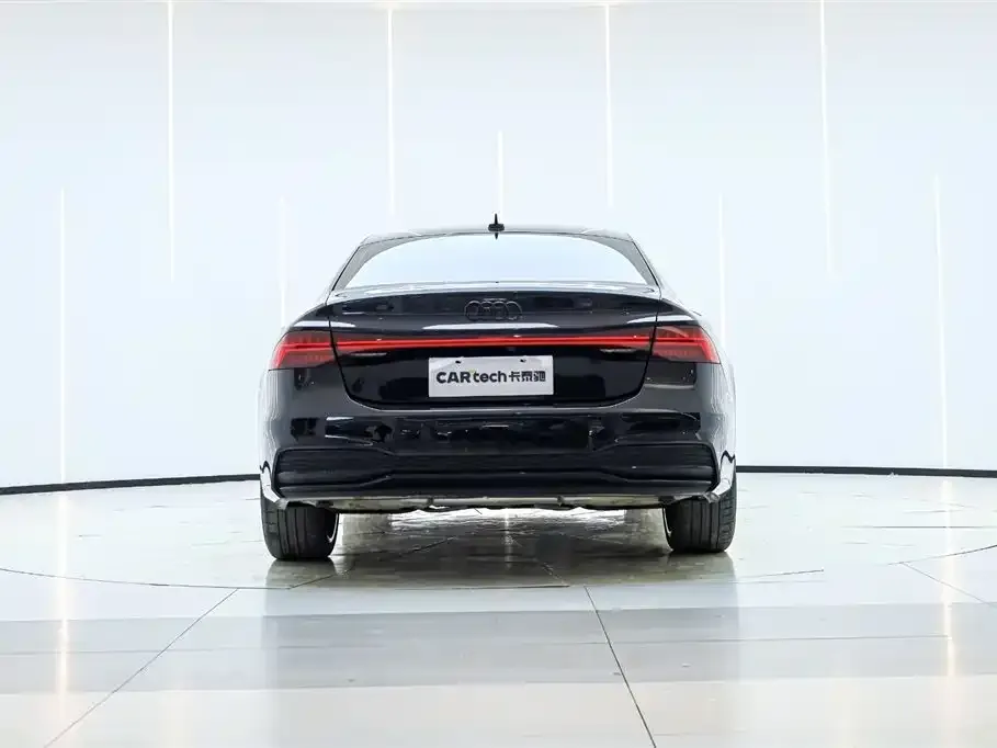 Audi A7L — фото 2