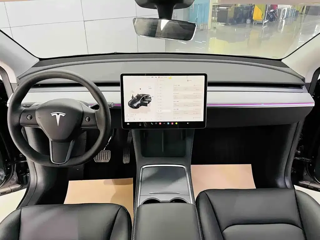 Tesla Model Y — фото 9