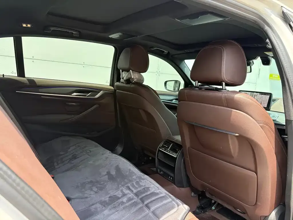 BMW 5 Series — фото 10