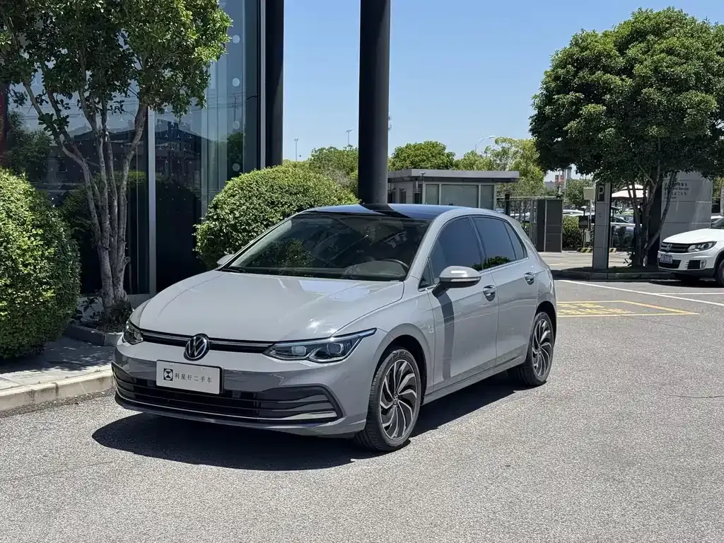 Volkswagen Golf 2023 из CN, фото 1