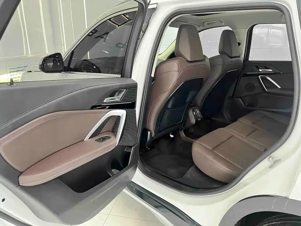 BMW X1 — фото 10
