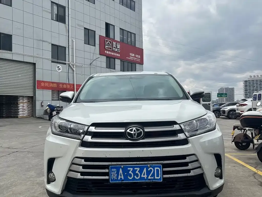 Toyota Highlander 2022 из CN, фото 4