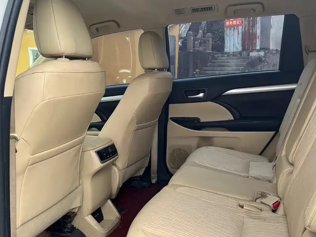 Toyota Highlander 2022 из CN, фото 2