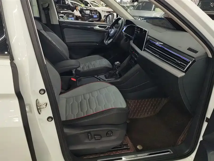 Volkswagen Tiguan L 2023 из CN, фото 5