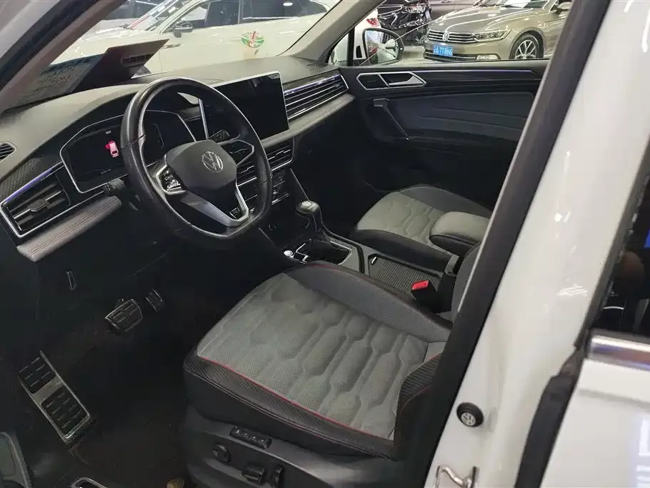 Volkswagen Tiguan L 2023 из CN, фото 2