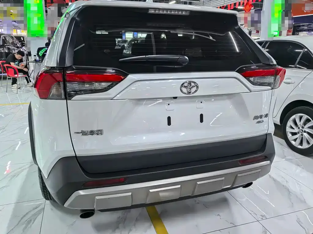 Toyota RAV4 2022 из CN, фото 4