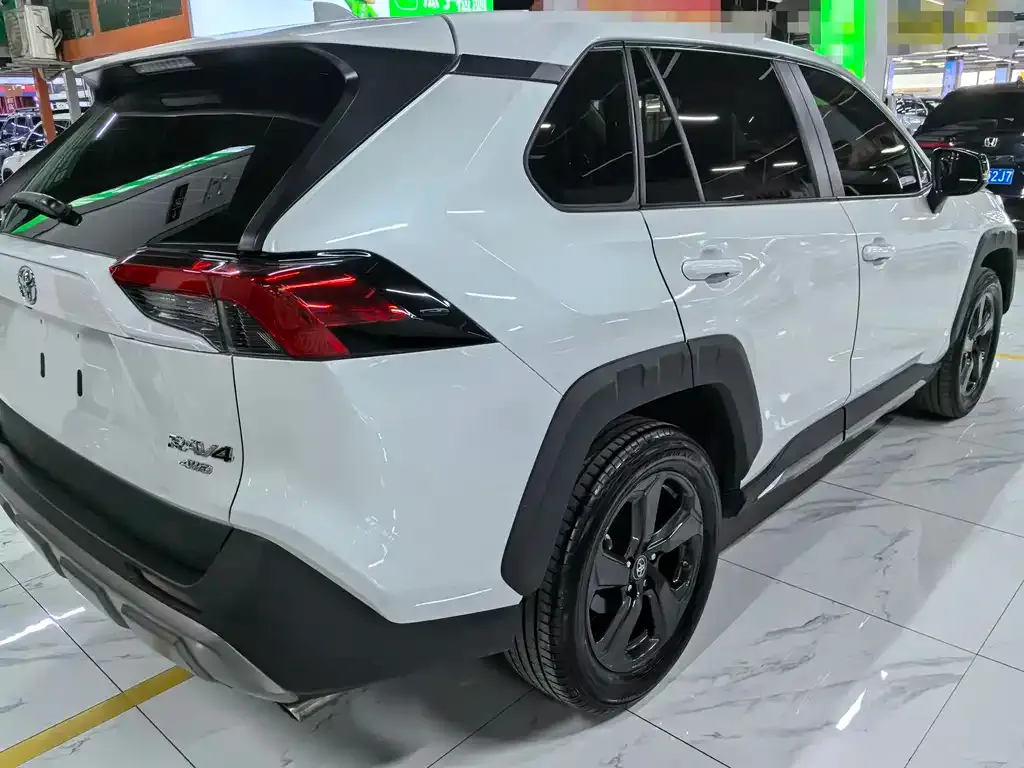 Toyota RAV4 2022 из CN, фото 9