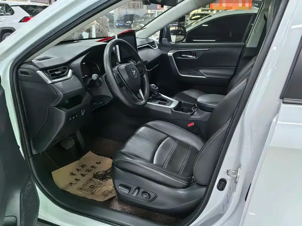 Toyota RAV4 2022 из CN, фото 2