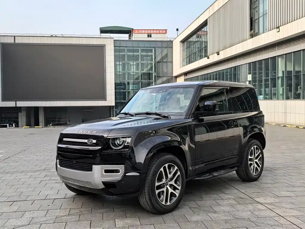 Land Rover Defender — фото 1