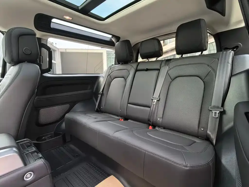 Land Rover Defender — фото 7