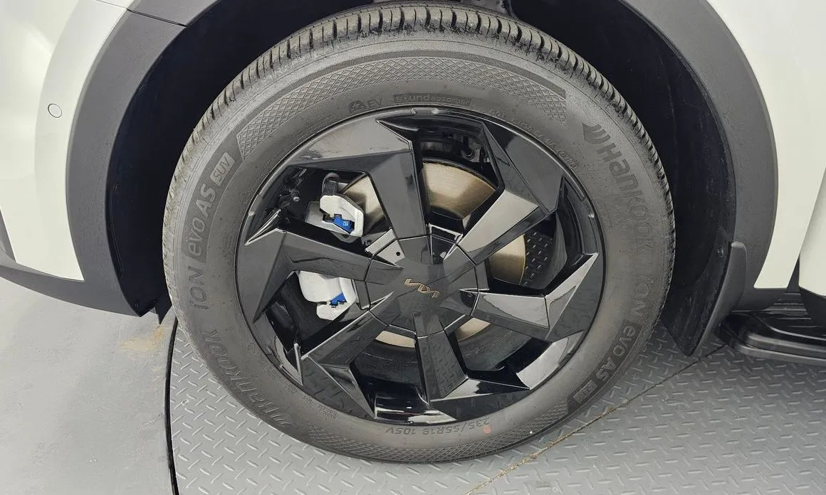 Kia Sorento — фото 8