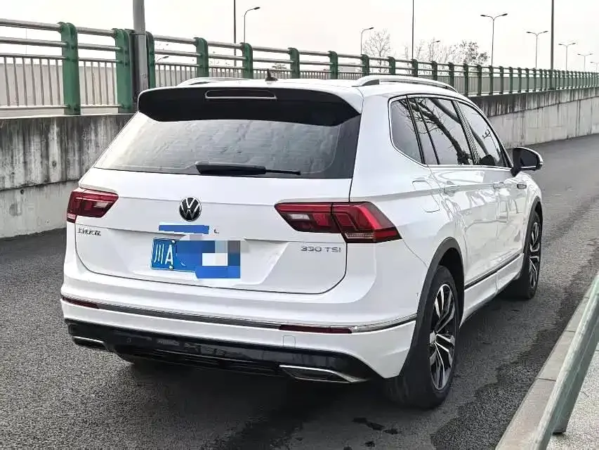 Volkswagen Tiguan L — фото 4