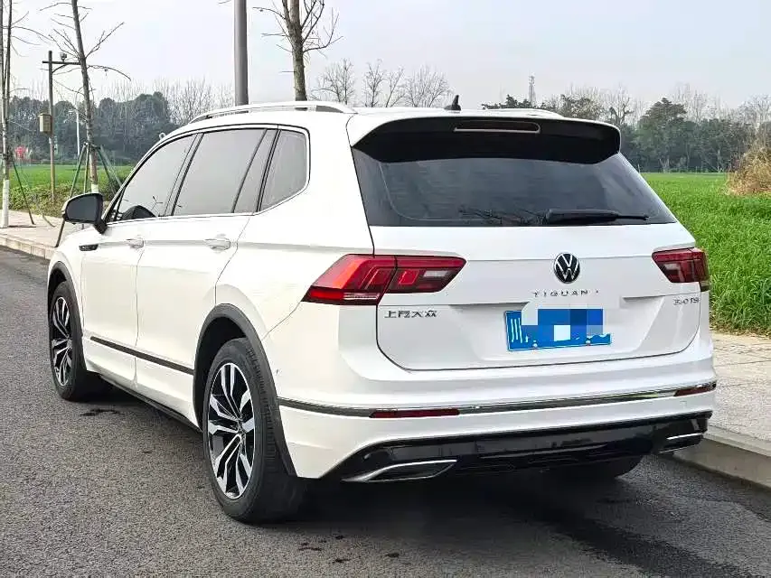 Volkswagen Tiguan L — фото 3