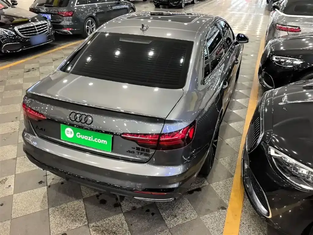 Audi A4L 2024 из CN, фото 9