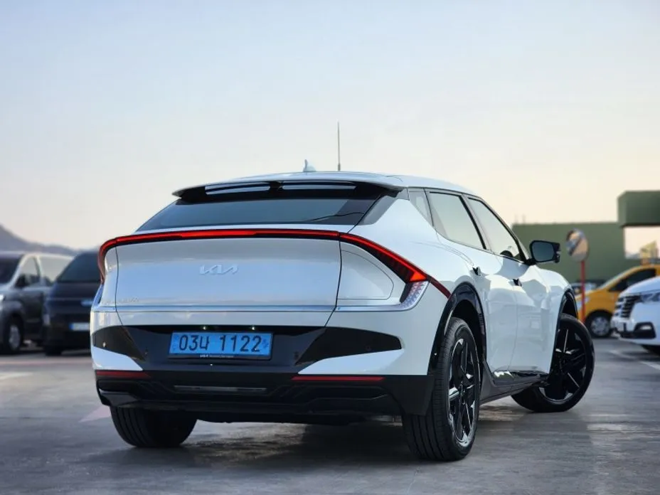 Kia EV6 — фото 8